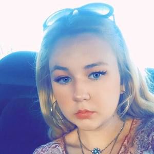 Meet your Posher, Carissa